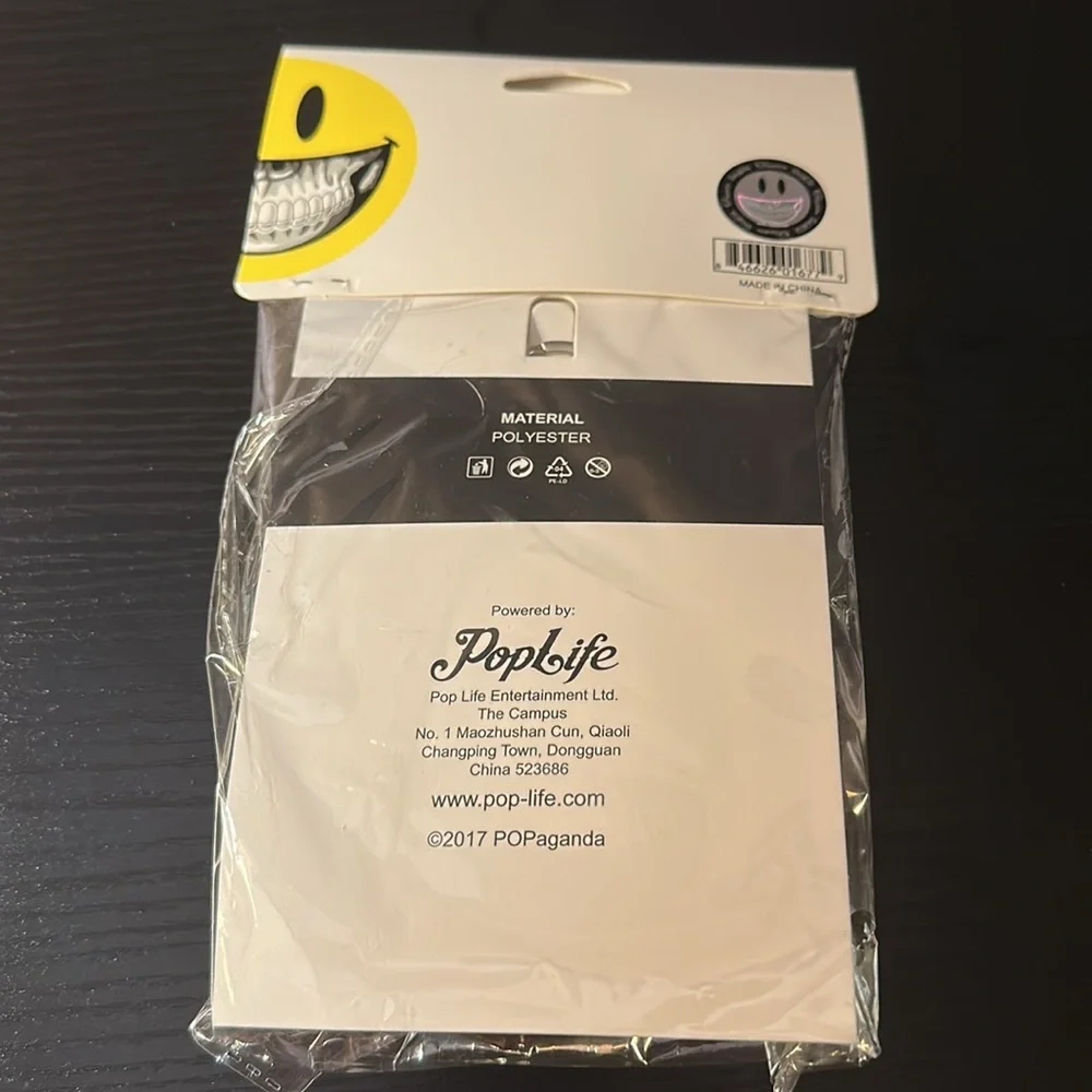 Ron English’s POPAGANDA Grin Smiley Face Keychain (NWT) - Picture 2 of 3